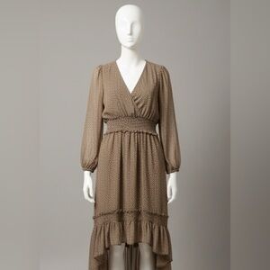 Chic Long Sleeve V-Neck Dress in Tan